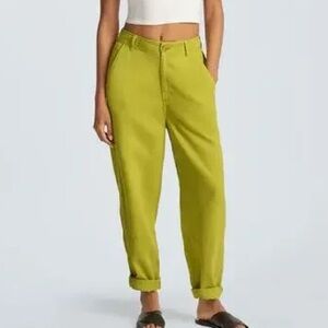 Everlane relaxed barrel chino lime green